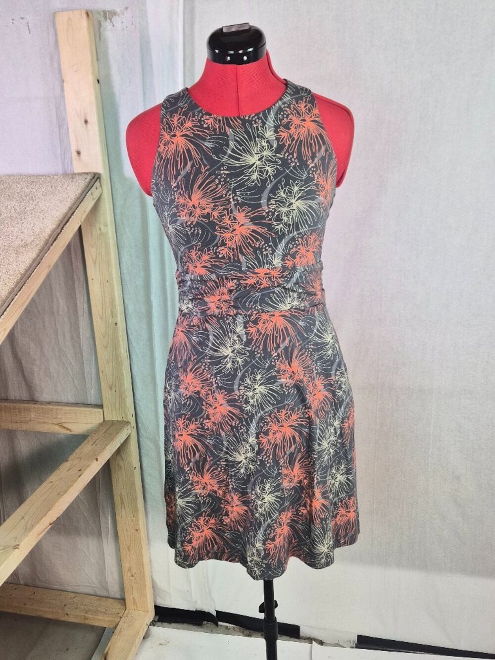 Kuhl Emberglow Sleeveless Outdoor Dress Women's Size XS Gray Coral Pockets F845